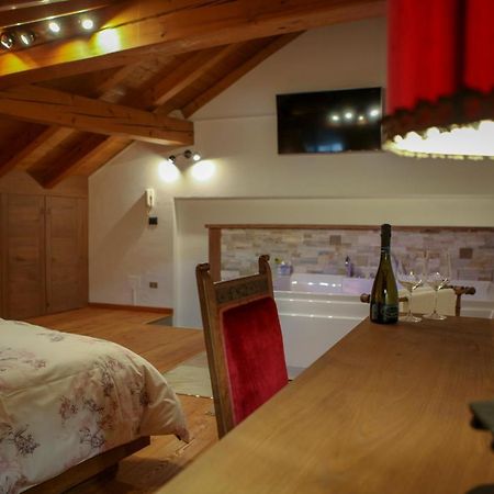 Maison Bordon - Le Petit Chateau Nus Buitenkant foto