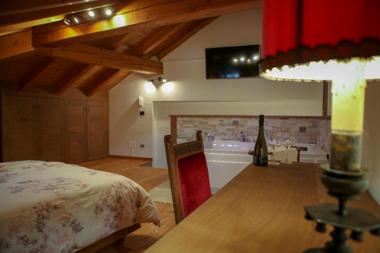 Maison Bordon - Le Petit Chateau Nus Buitenkant foto
