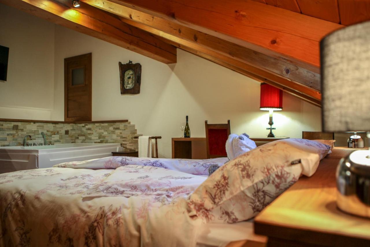 Maison Bordon - Le Petit Chateau Nus Buitenkant foto
