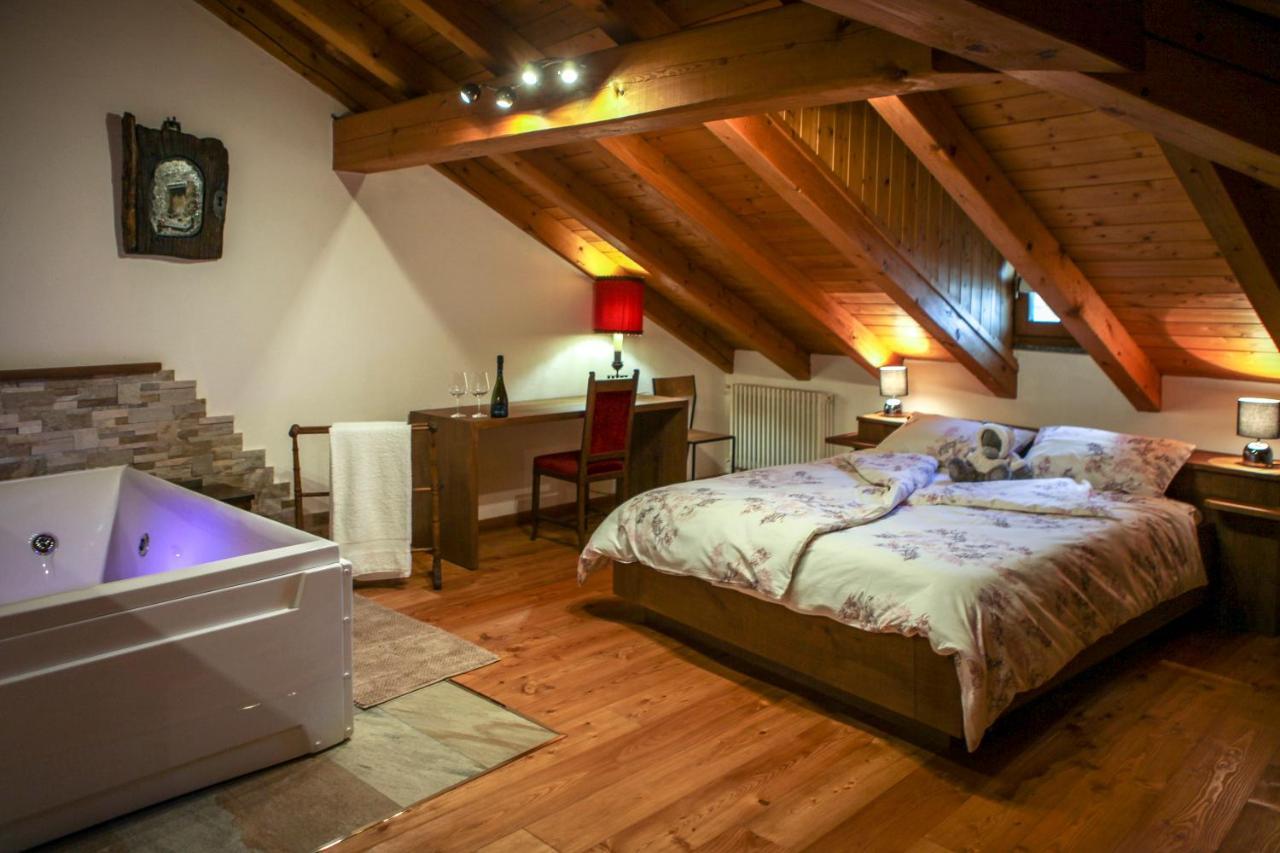Maison Bordon - Le Petit Chateau Nus Buitenkant foto